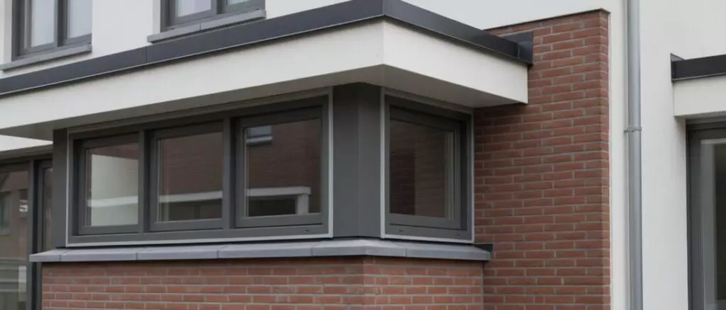 je-wilt-weten-hoe-je-1-647 lekdetectie Je wilt weten hoe je een lekkage opspoort bij een erker met meerdere gevelaansluitingen.