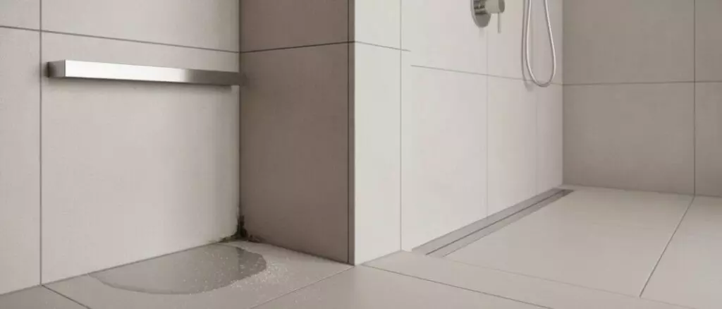 hoe-spoor-je-een-lekkage-1-461 lekdetectie Hoe spoor je een lekkage op in een nis van een inloopdouche met donkere voegen?