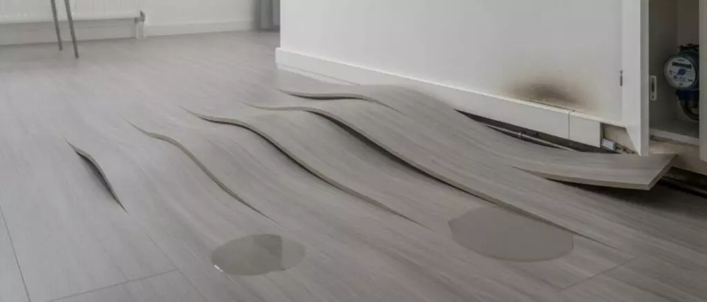 hoe-ontdek-je-een-vloerlek-1-180 lekdetectie Hoe ontdek je een vloerlek in een praktijkruimte met vloerverwarming en pvc vloer?