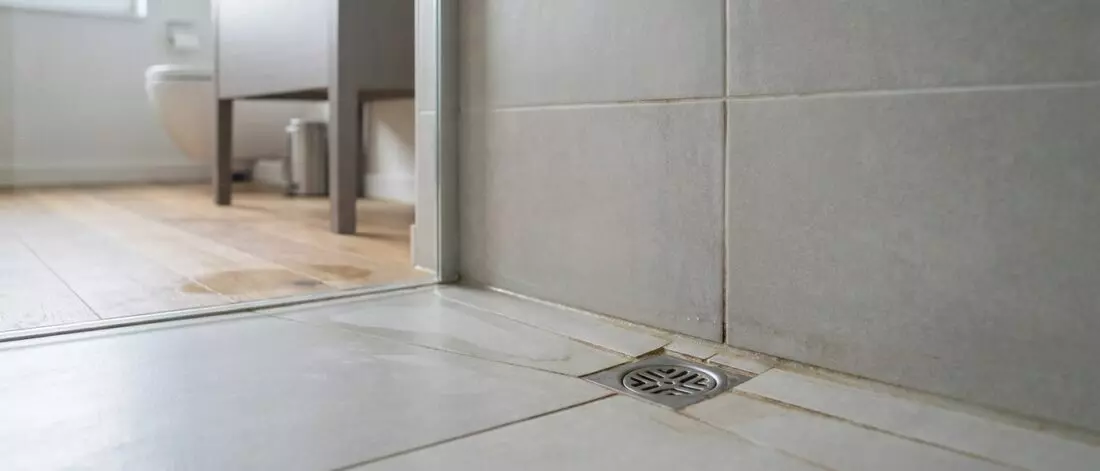 Oorzaken op de bovenverdieping die voor doorslag zorgen