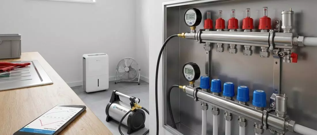 lekdetectie Hoe controleer je een vloerverwarming systeem op verlies bij stilstand in de zomer?